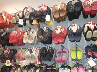CROCS ORIGINAL FOR MEN, LENGKAP,BERKWALITAS.DIJAMIN 100%
