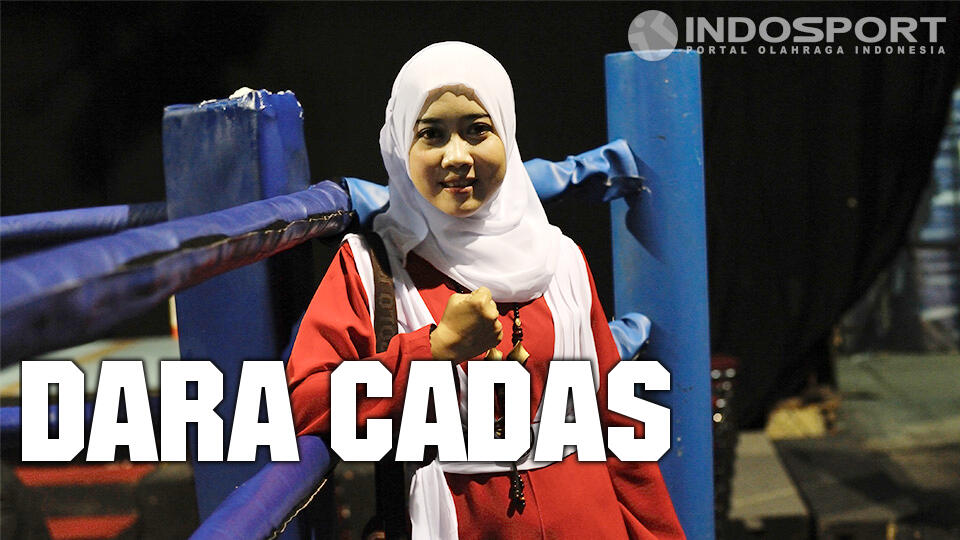 gokil cewe Hijab jadi promotor tinju