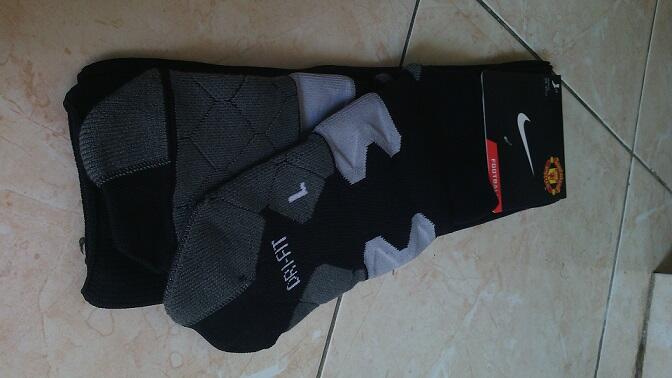 2013-14 Manchester United Home Nike Football Socks/Kaos Kaki
