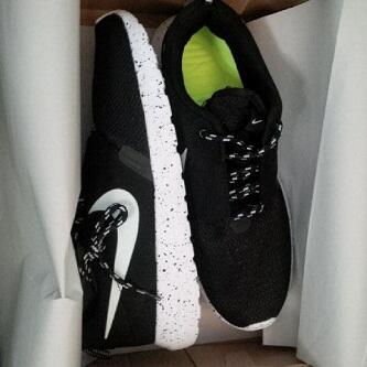 NIKE ROSHE RUN MARBLE BLACK / WHITE SIZE 40 41 42 43 44 ORIGINAL LEGIT