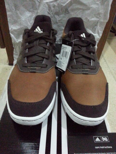 WTS : Sepatu Golf ADIDAS III WD - Q46979
