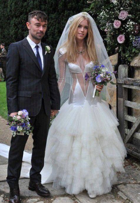 8 Gaun Pengantin Terburuk Selebritis Dunia, Jangan Pernah Dicoba ditiru !