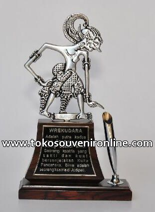 Terjual Souvenir Miniatur Wayang & Tempat Pulpen / Puppet 