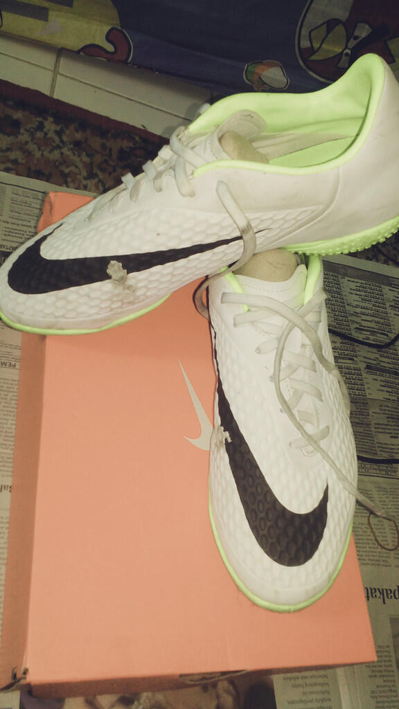 MASUKK!! Jual CEPETT!! BU!! SEPATU FUTSAL NIKE HYPERVENOM WHITE ORI MURAHH