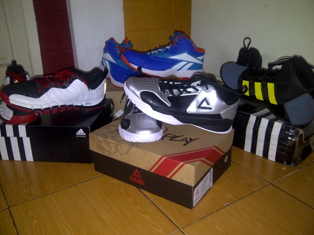 SEPATU BASKET KOLPRI 2ND SERU (Seperti baRU) ADIDAS/REEBOK/PEAK size.45-46