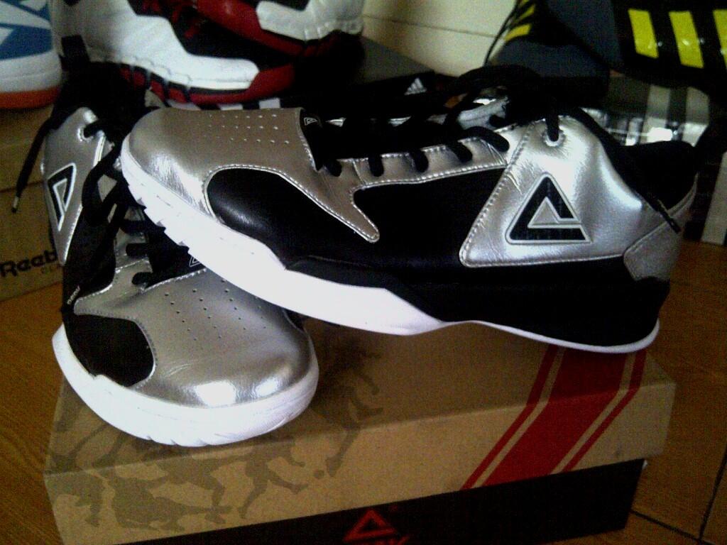 SEPATU BASKET KOLPRI 2ND SERU (Seperti baRU) ADIDAS/REEBOK/PEAK size.45-46