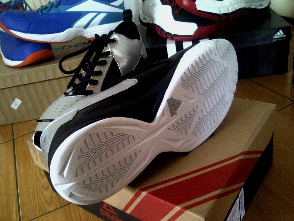 SEPATU BASKET KOLPRI 2ND SERU (Seperti baRU) ADIDAS/REEBOK/PEAK size.45-46