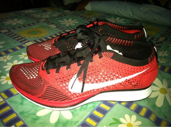 Nike Flyknit Racer Merah Hitam Size 41/26cm