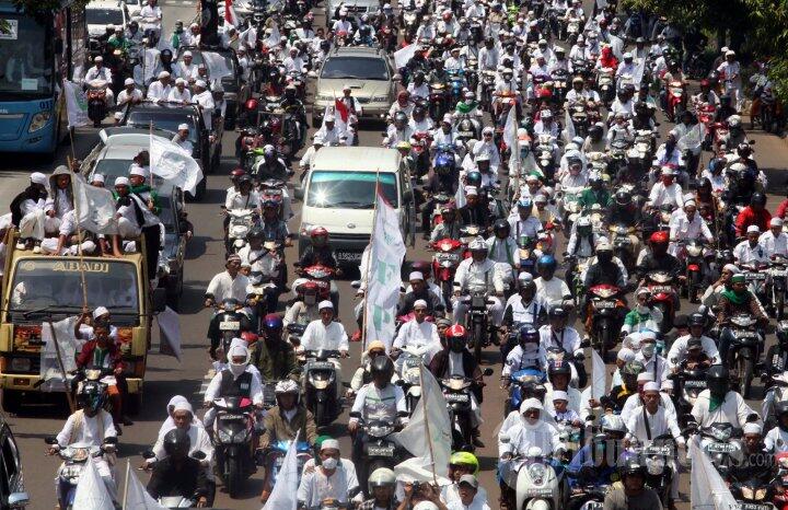 FPI tuding kirab Jokowi kapitalis, liberal dan sekuler &#91;gak ikutan makan bakso dong&#93;