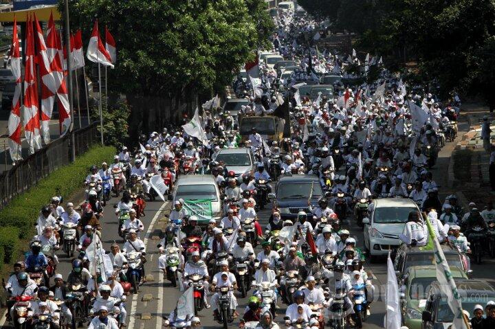 FPI tuding kirab Jokowi kapitalis, liberal dan sekuler &#91;gak ikutan makan bakso dong&#93;