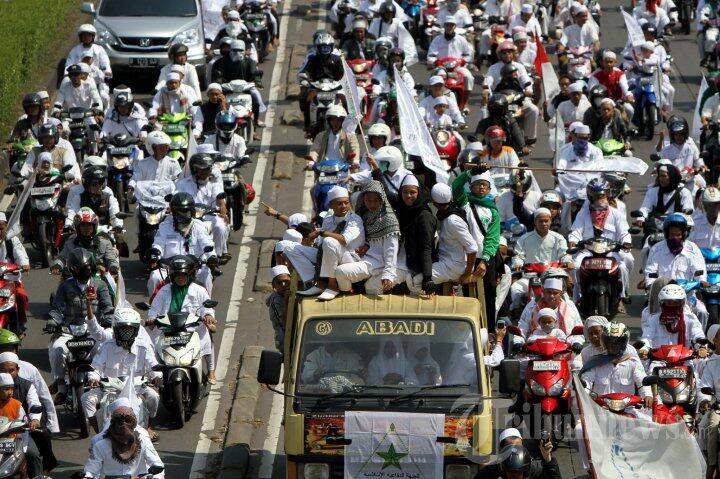 FPI tuding kirab Jokowi kapitalis, liberal dan sekuler &#91;gak ikutan makan bakso dong&#93;