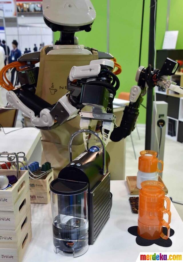 Jepang ciptakan robot terapi patah kaki &amp; robot pembuat Kopi