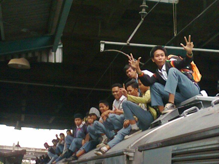 pilih masa depan atau masa muda ?