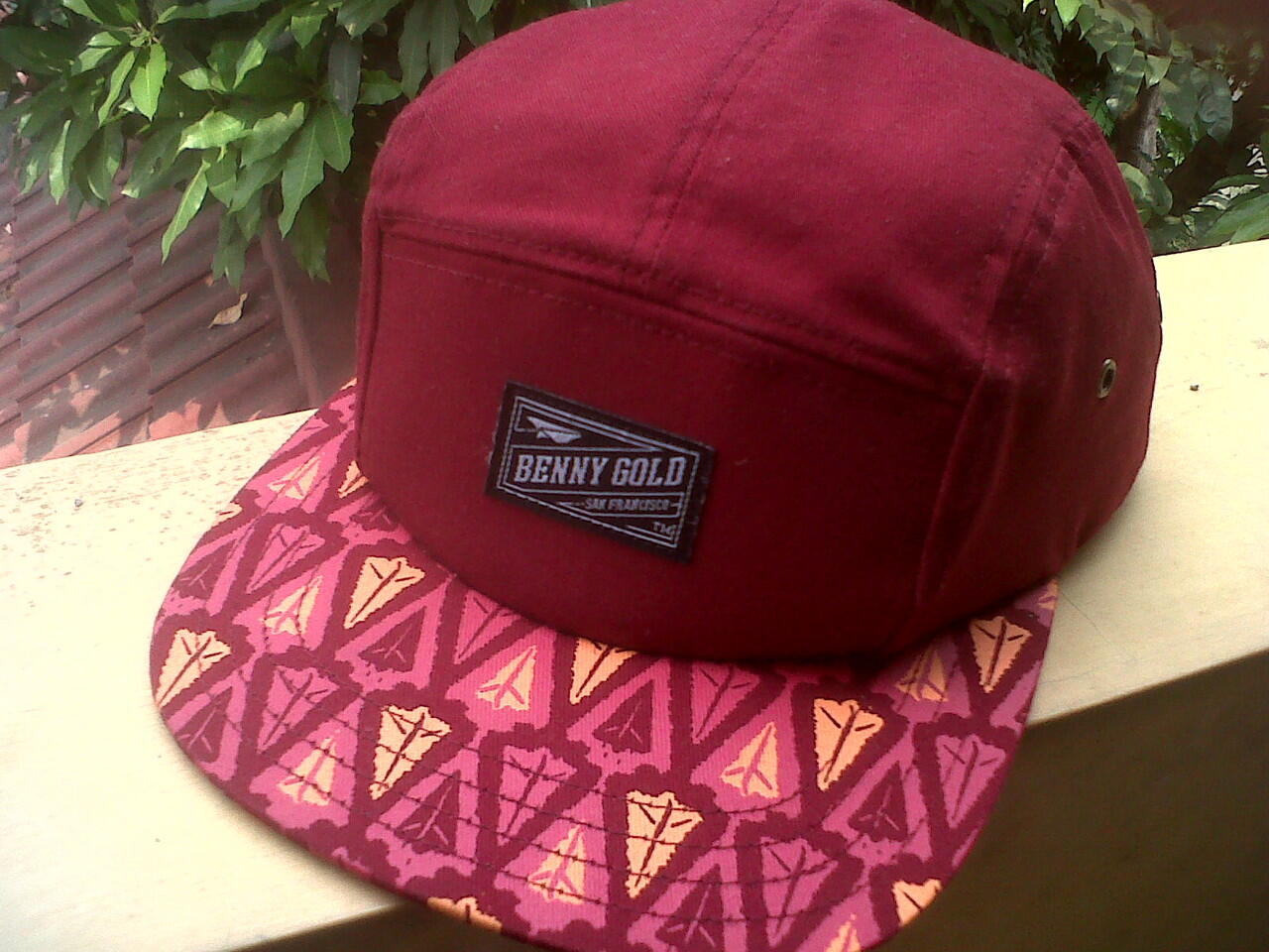 Topi BENNY GOLD 5 PANEL CAP / HAT ARROW BURGUNDY ORIGINAL NEW