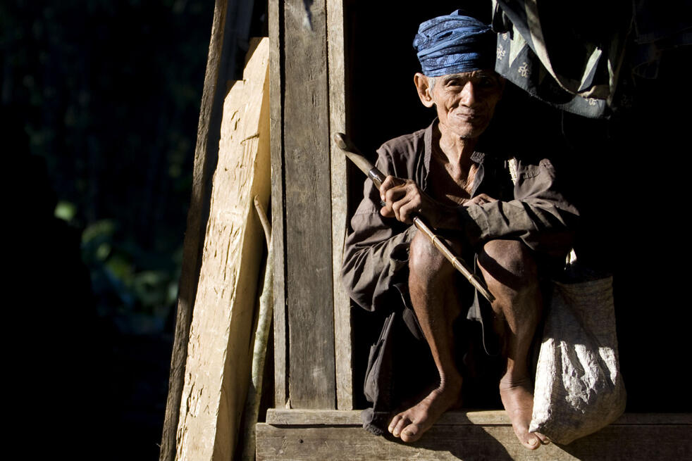 Mengenal Lebih dekat Suku Rimba Indonesia