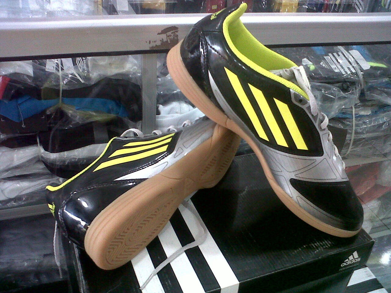 WTB adidas predator absolado lz ii samba pack (Pink)