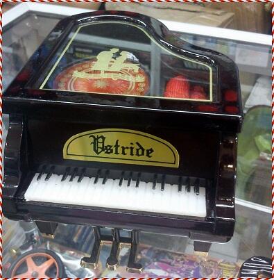 lOVE Music Box, Kotak musik