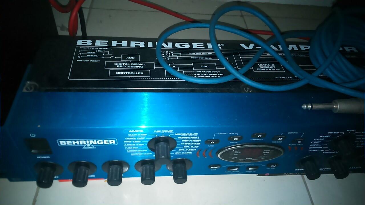 Behringer V-Amp Pro Guitar