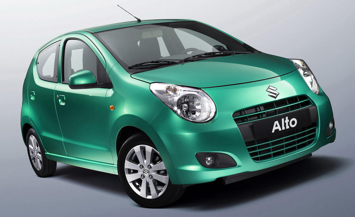 Какой мини выбрать. Сузуки Альто 7 поколения. Suzuki Alto Green. Сузуки малолитражка модель. Авто Сузуки Альто1.1 см куб.