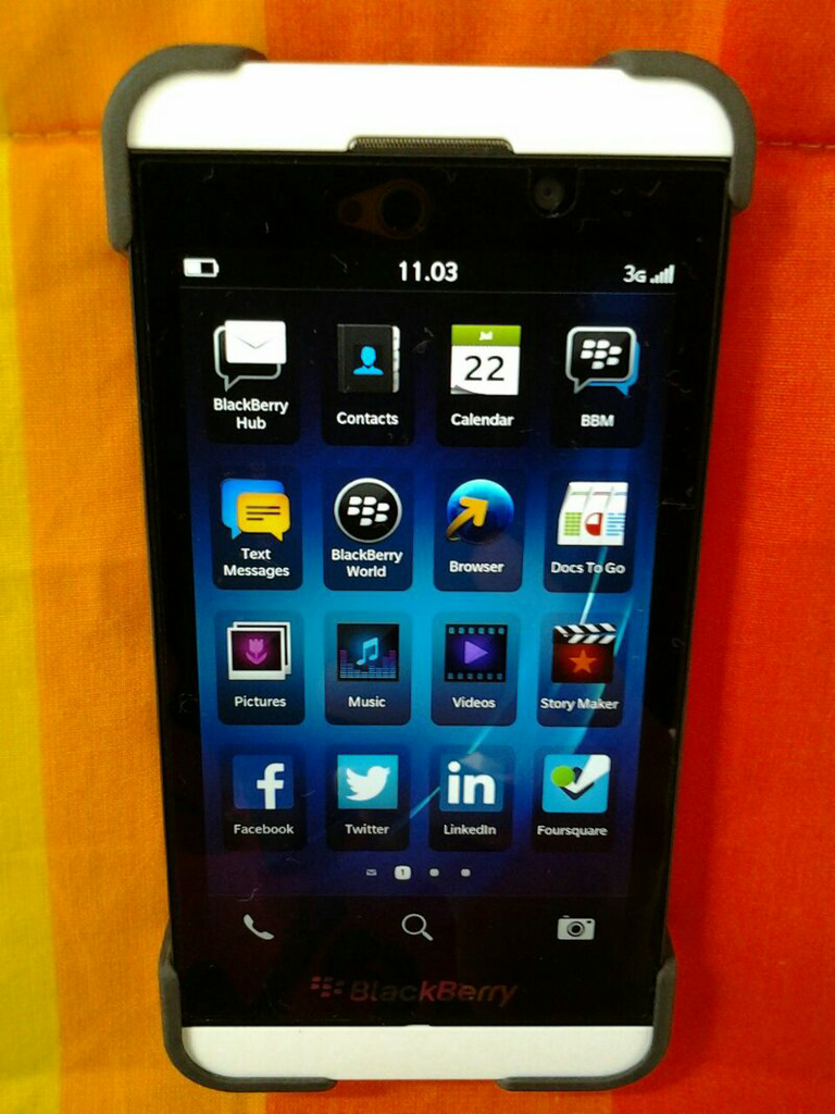 BlackBerry Z10 White Murmer mulus bonus lengkappp