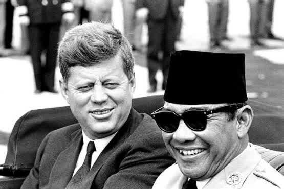 Romantisme Kata Cinta Bung Karno