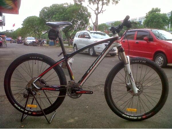 Sepeda yang cocok buat kerja , MTB 1,5jtan merk apa gan ?