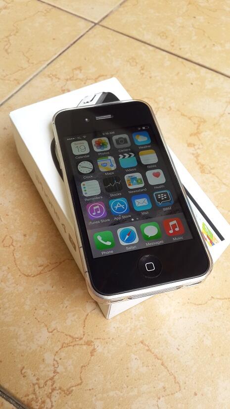 Dijual Cepat iPhone 4s 16gb FU Garansi 10 bulan