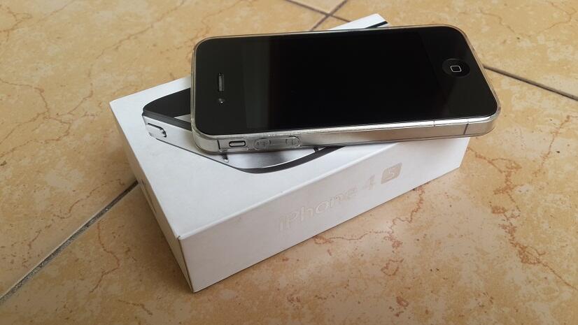 Dijual Cepat iPhone 4s 16gb FU Garansi 10 bulan