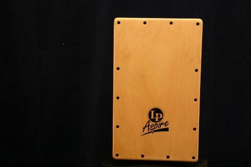 Share: Pengen suara hihat di cajon-mu biar kayak drum? Pake cara ini gan..