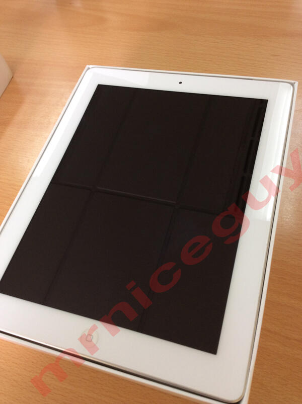 IPAD 2 WHITE 16GB 3G CELL FULLSET MULUS!