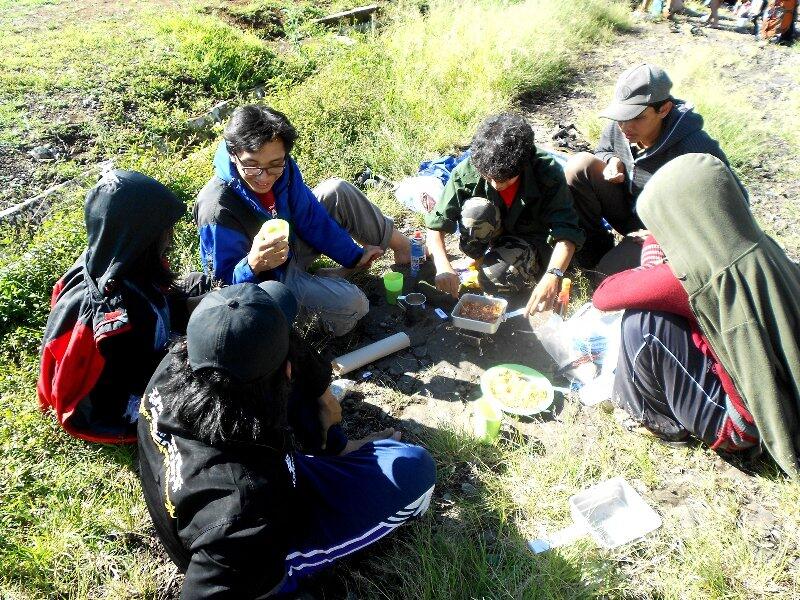 Berbagai Alasan Kenapa Para Pendaki Gunung Itu Cool