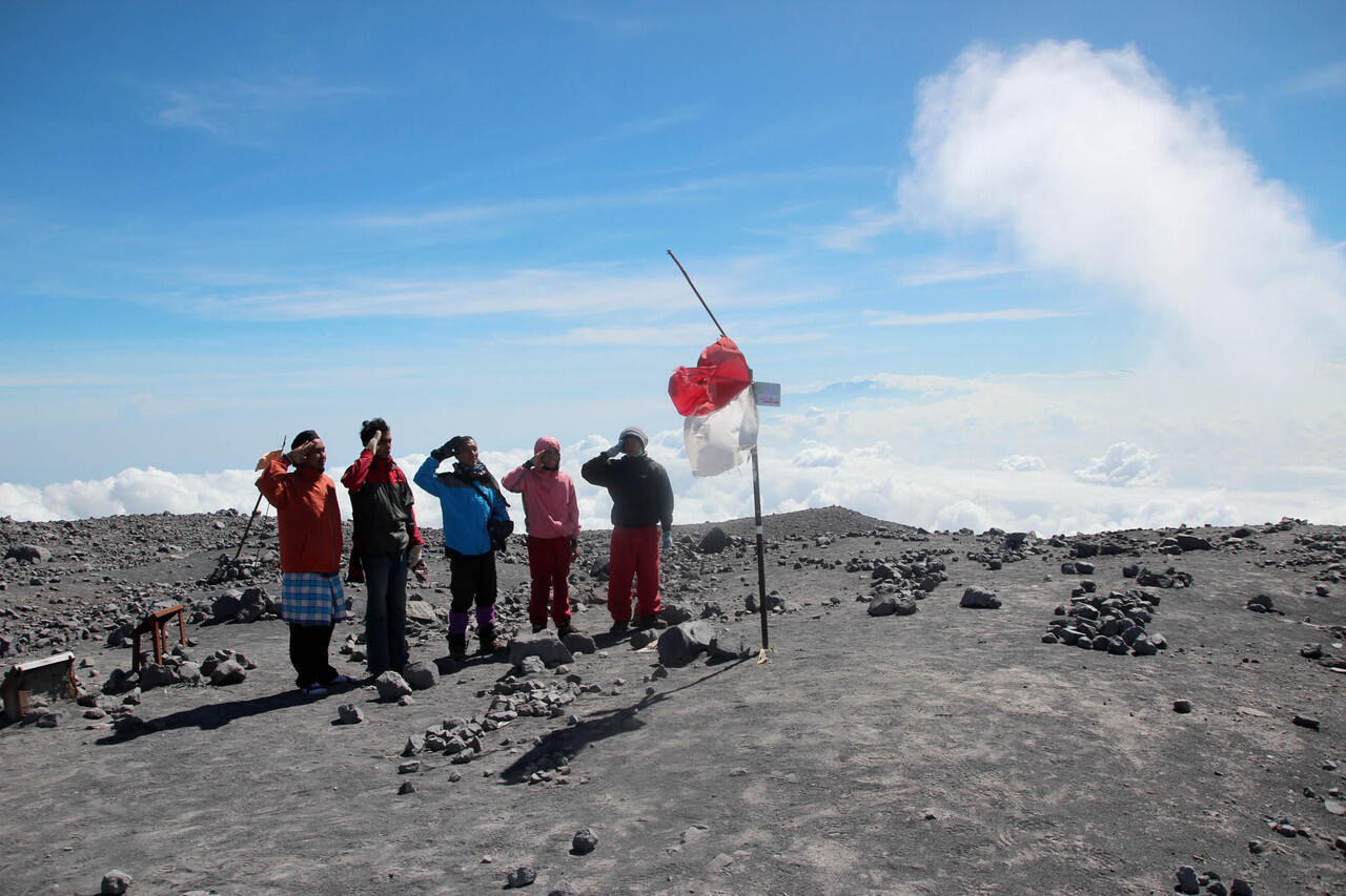 Berbagai Alasan Kenapa Para Pendaki Gunung Itu Cool