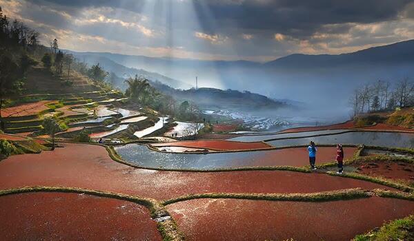 Foto Mengagumkan Berlatar Pemandangan Asia