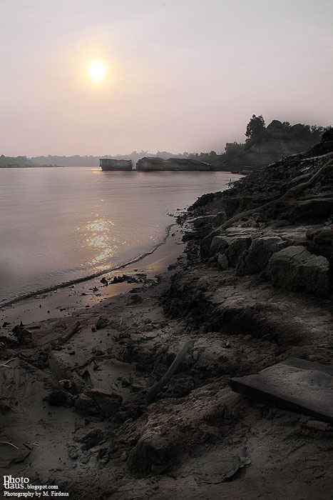 PAGI DI SISI SUNGAI KAPUAS JONGKONG KAPUAS HULU