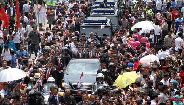 FOTO-FOTO AMAZING : Merinding, Inilah Presiden Yang Dicintai Rakyatnya 