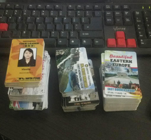 cetak lug tag dan kebutuhan travel