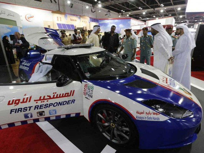 FORD MUSTANG &amp; LOTUS EVORA JADI AMBULANCE DI DUBAI GAN !!