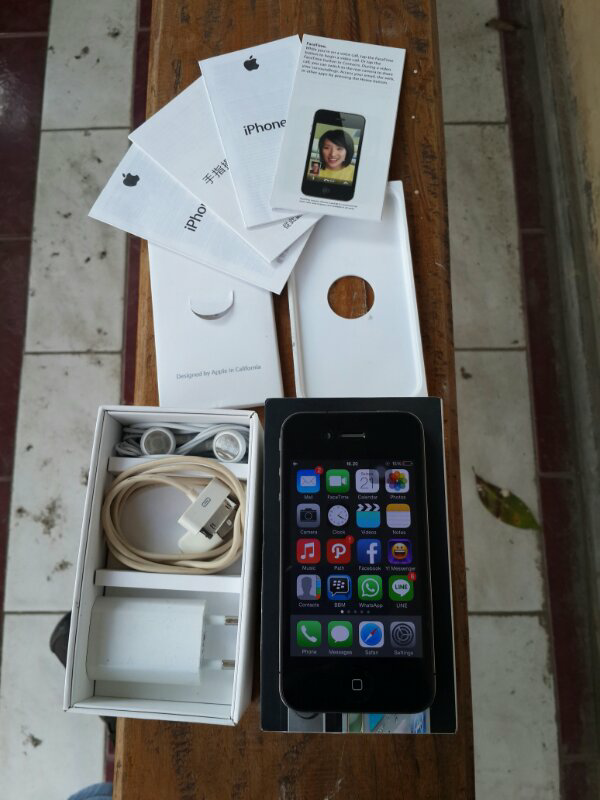 iphone 4 black 32gb FU mulus fullset COD Jogja