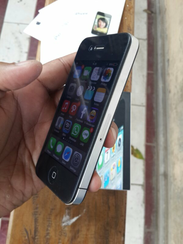 iphone 4 black 32gb FU mulus fullset COD Jogja
