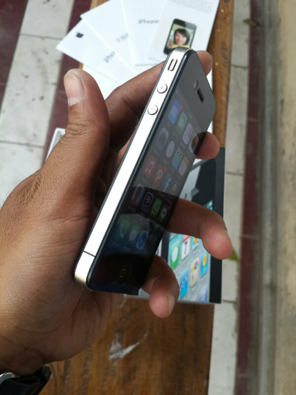 iphone 4 black 32gb FU mulus fullset COD Jogja