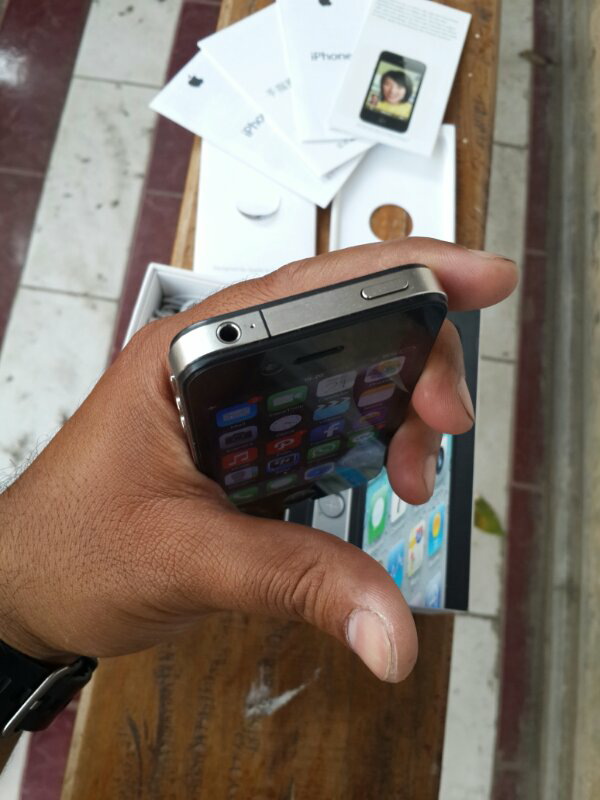 iphone 4 black 32gb FU mulus fullset COD Jogja