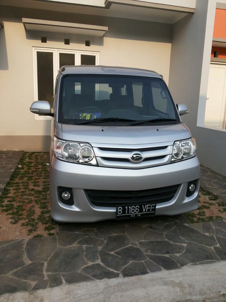 Daihatsu Luxio M 2011