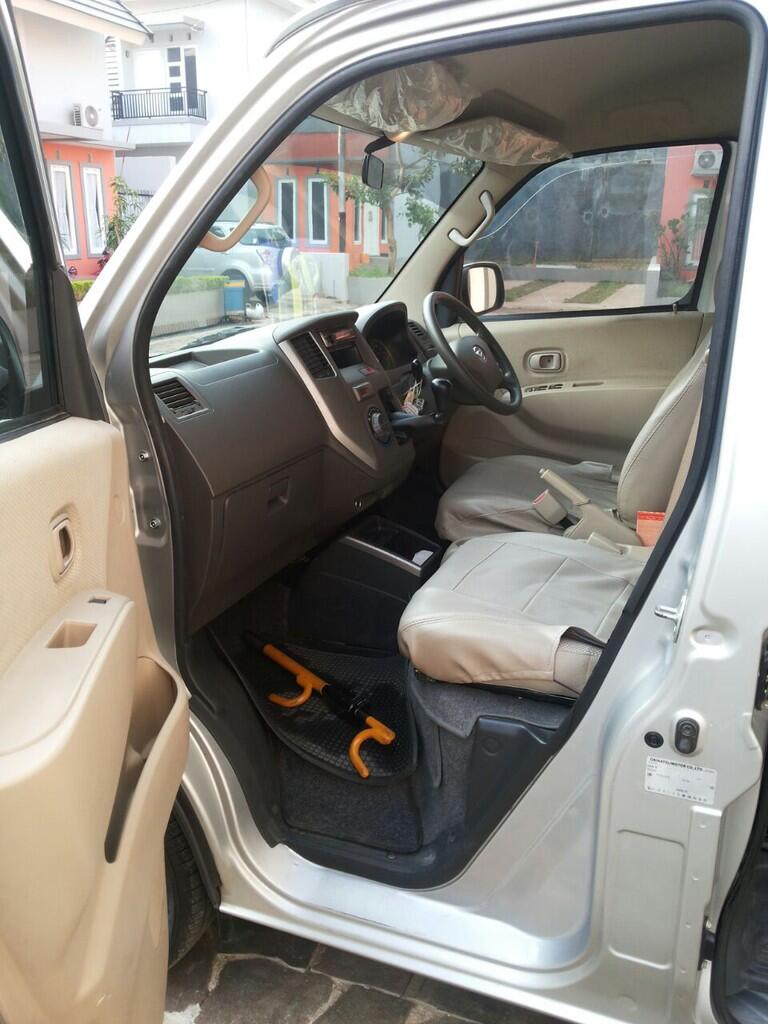 Daihatsu Luxio M 2011