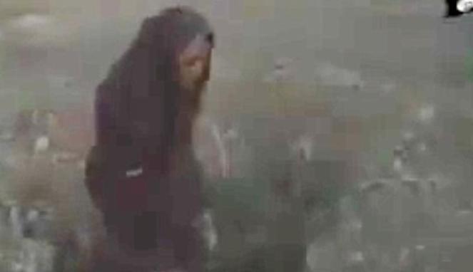 &#91;TRAGIS&#93;ISIS Rilis Video Gadis yang Dilempari Batu Sampai Tewas