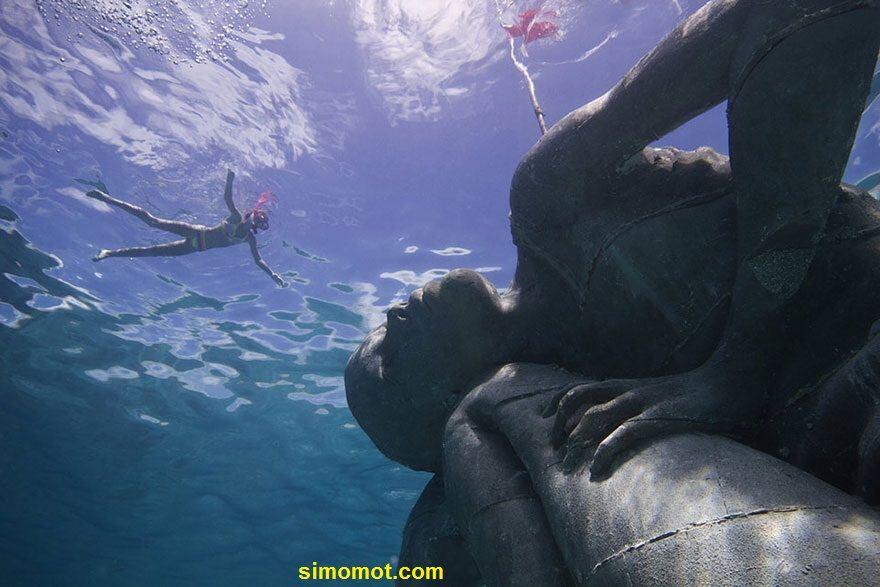 Ocean Atlas, patung raksasa dalam air terbesar di dunia yang ‘menyangga samudera’