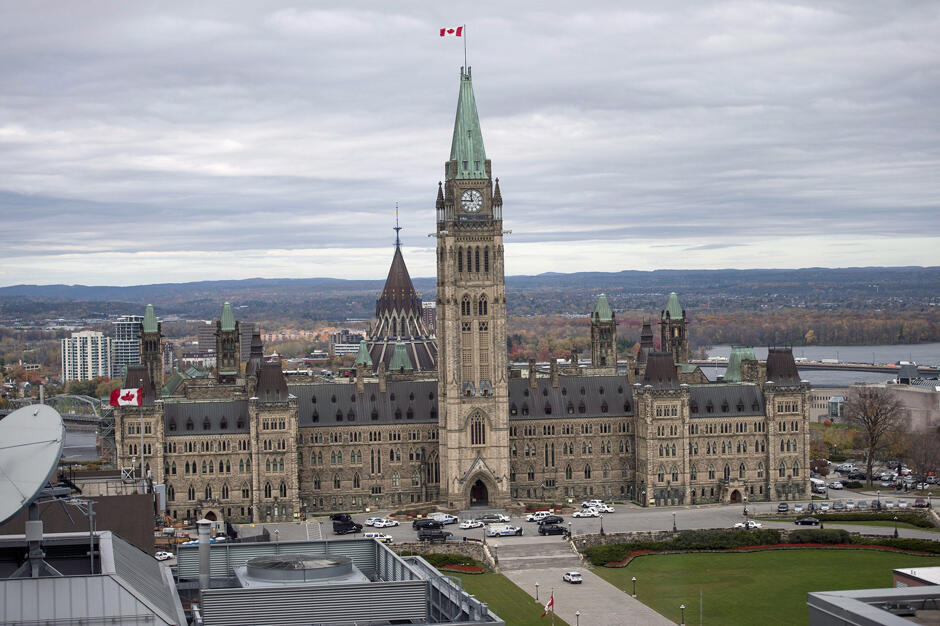 astaga….canada terjadi penembakan dalam gedung parlemen…siapa yah pelakunya