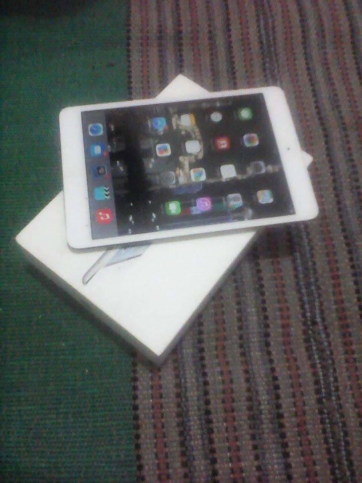 Ipad Mini 4G + Wifi 16gb ( white ) fullset - BU ( SURABAYA )