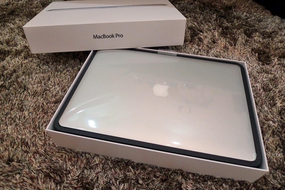 Apple Macbook Pro MD102 new