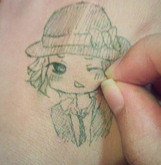 &#91;Buat Fans Anime&#93; Gambar anime 2D ditangan agan, kemudian tarik pipinya