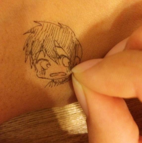 &#91;Buat Fans Anime&#93; Gambar anime 2D ditangan agan, kemudian tarik pipinya
